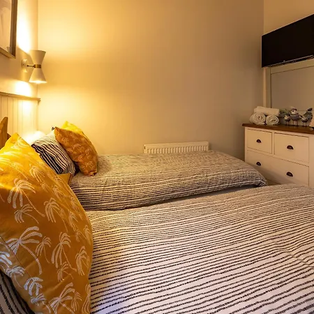 Bay House Step Free The Bay With Ev Car Point 度假居