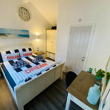 Bay House Step Free The Bay With Ev Car Point 度假居